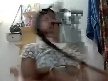 Holy_White_ Chaturbate stream image from May 04, 2025
