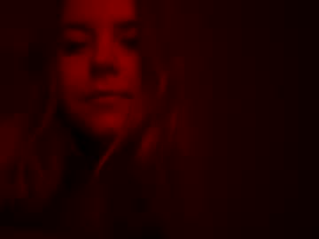 Wlwbabe Chaturbate stream image from May 04, 2025