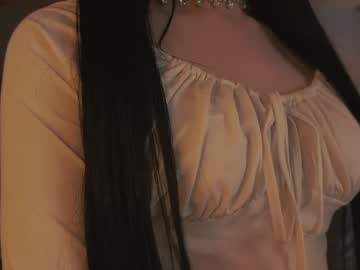 Theaura Chaturbate stream image from May 04, 2025