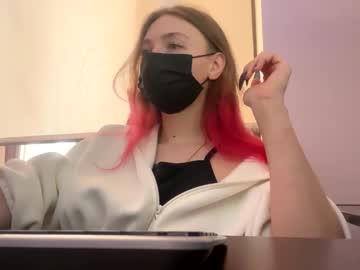 Swettymolly Chaturbate stream image from May 04, 2025