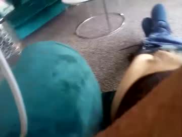 Daveseventy Chaturbate stream image from May 04, 2025