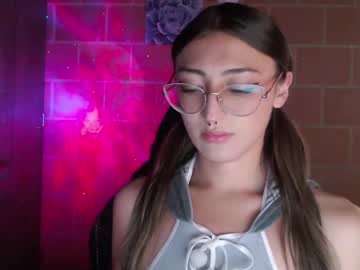 Andrea_Camila Chaturbate stream image from May 04, 2025