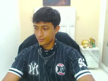 Derrick_Asher Chaturbate stream image from May 04, 2025