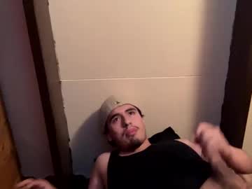 Alexbravo13 Chaturbate stream image from May 04, 2025