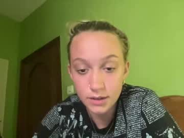 Carlyy13 Chaturbate stream image from May 04, 2025