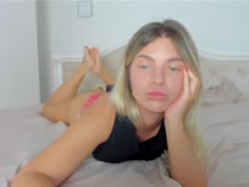 Lallie_ Chaturbate stream image from May 04, 2025