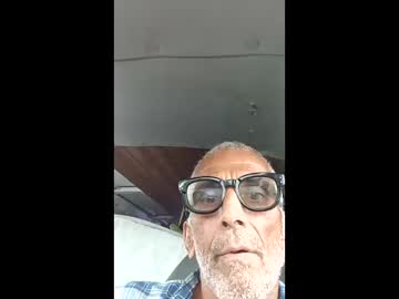 Uncutbforme Chaturbate stream image from May 04, 2025