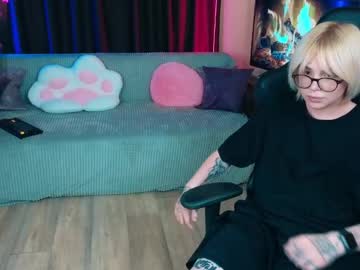 White_Punk Chaturbate stream image from May 04, 2025