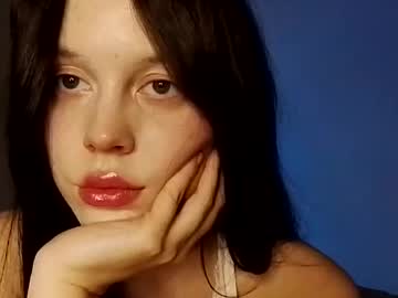 Nikolecellini Chaturbate stream image from May 04, 2025