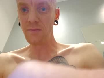 Biggingerballs82 Chaturbate stream image from May 04, 2025
