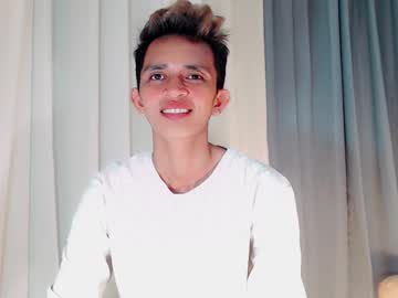 Innocent_Twinkxx Chaturbate stream image from May 04, 2025