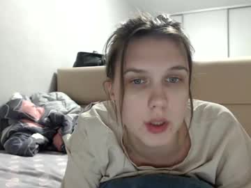 Firststarsara Chaturbate stream image from May 04, 2025