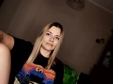 Krisssexi Chaturbate stream image from May 04, 2025