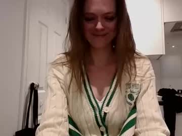 Pixiehole4u Chaturbate stream image from May 04, 2025