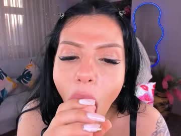 Evelynasool Chaturbate stream image from May 05, 2025