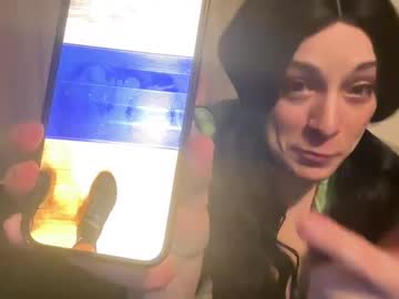 Littlemissleo Chaturbate stream image from May 05, 2025