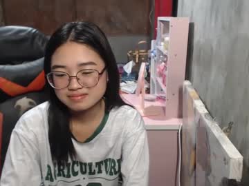 Urlovelychinita Chaturbate stream image from May 05, 2025
