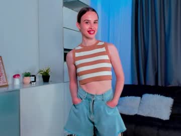 Rexannehessey Chaturbate stream image from May 05, 2025