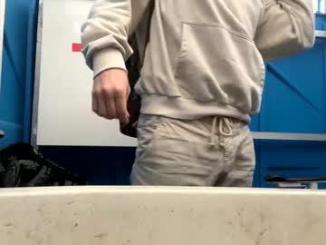 Huge0cin Chaturbate stream image from May 05, 2025