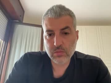 Manager82 Chaturbate stream image from May 05, 2025
