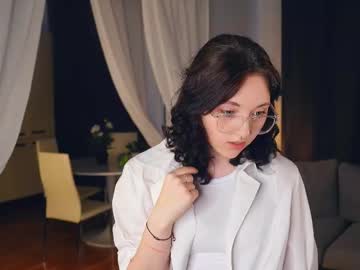 Elwinehartford Chaturbate stream image from May 05, 2025