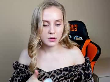 _Scarlettmoon_ Chaturbate stream image from May 05, 2025
