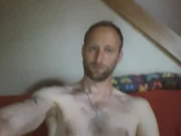 Allmic Chaturbate stream image from May 05, 2025