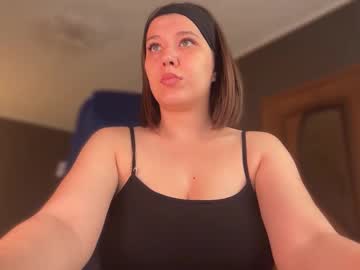 Timid_Foxxx Chaturbate stream image from May 05, 2025