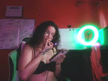 Rubylustt Chaturbate stream image from May 05, 2025