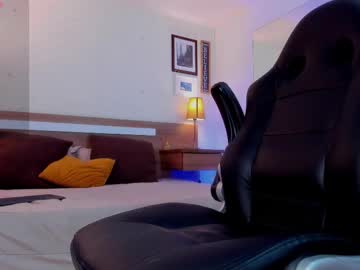 Troystonee Chaturbate stream image from May 05, 2025
