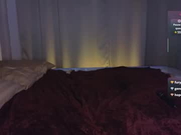 Lilli_Newton Chaturbate stream image from May 05, 2025