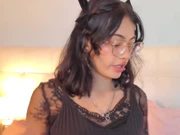 Moon__April Chaturbate stream image from May 05, 2025