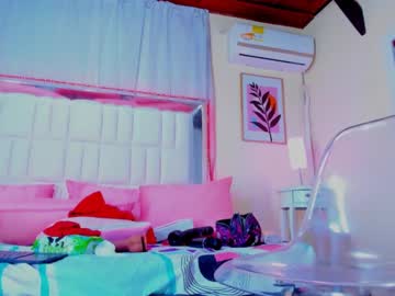 Zoee_G Chaturbate stream image from May 05, 2025