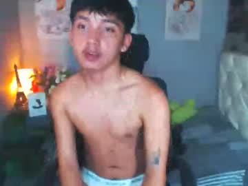 Asian_Hugedickx Chaturbate stream image from May 05, 2025