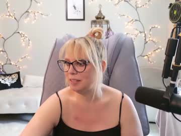 Kamasutranna Chaturbate stream image from May 05, 2025