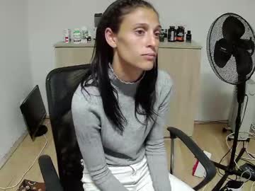 Karenwinston18 Chaturbate stream image from May 05, 2025