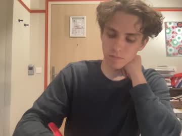 Andrejka21 Chaturbate stream image from May 05, 2025