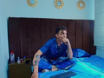 Keytwoo Chaturbate stream image from May 05, 2025