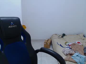 Blumbum Chaturbate stream image from May 05, 2025