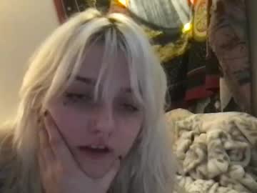 Loonawulf Chaturbate stream image from May 06, 2025
