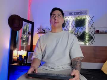Luccamorelli Chaturbate stream image from May 06, 2025