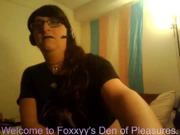 Kitsuneartemis Chaturbate stream image from May 06, 2025