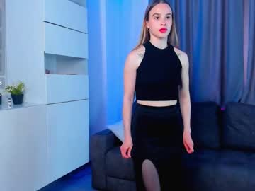 Rexannehessey Chaturbate stream image from May 06, 2025