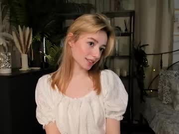 Wi11ow_Whisper Chaturbate stream image from May 06, 2025