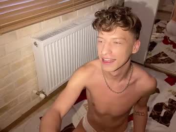 Andytwinkkk Chaturbate stream image from May 06, 2025