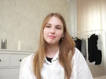Hildgaillard Chaturbate stream image from May 06, 2025
