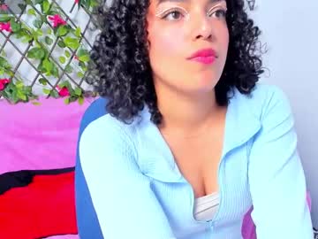 Bella_Goldenst Chaturbate stream image from May 06, 2025