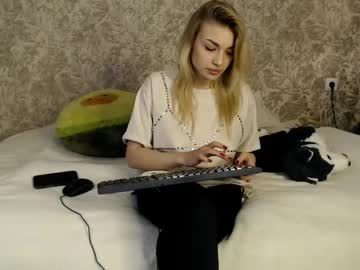Ellamilla Chaturbate stream image from May 06, 2025