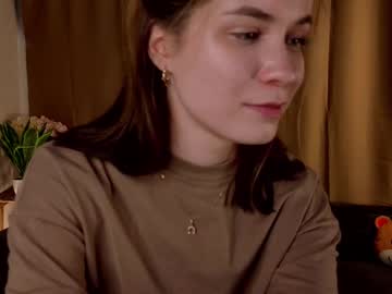 Rowenadeary Chaturbate stream image from May 06, 2025