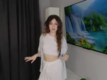 Frances_Roy Chaturbate stream image from May 06, 2025